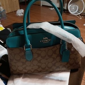 New without tags coach medium purse